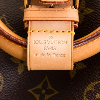 Louis Vuitton, a Monogram Canvas 'Keepall 55 Bandoulière' bag.