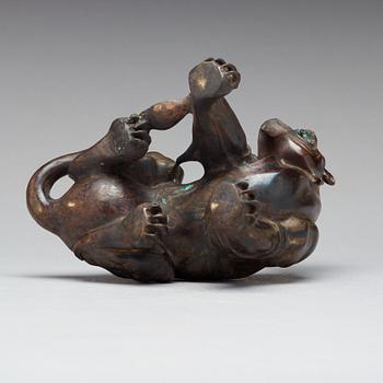 FIGURIN, brons. Mytologiskt djur, 1600-tal.