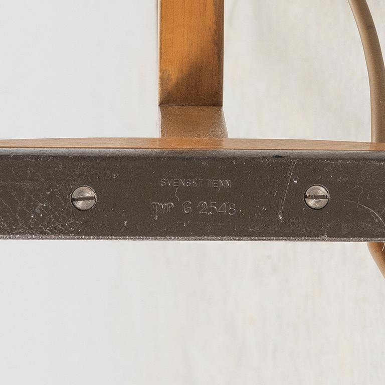 Josef Frank, golvlampa, modell 2548, "Kryckan", Firma Svenskt Tenn.