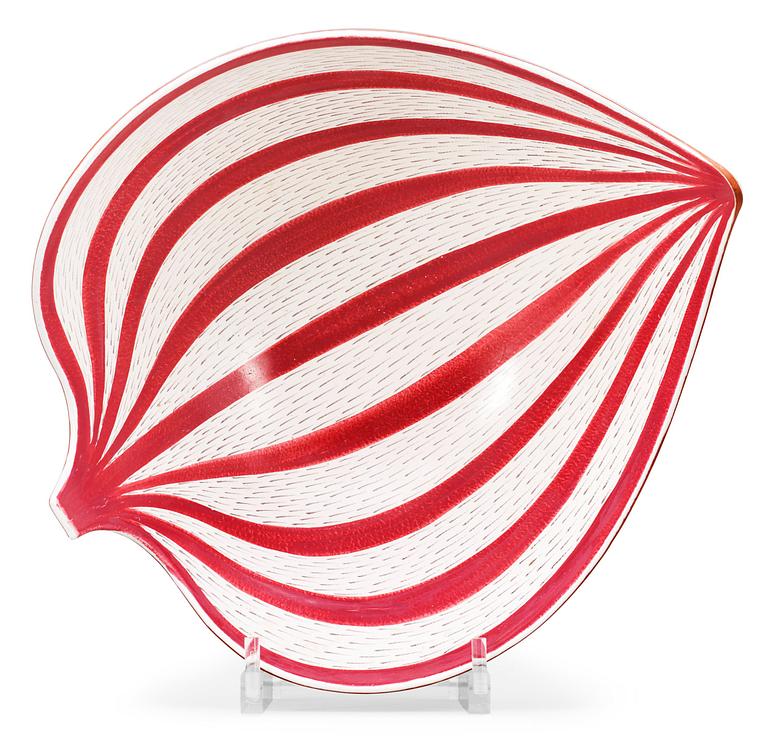 A Stig Lindberg faience bowl, Gustavsberg Studio 1940's-50's.