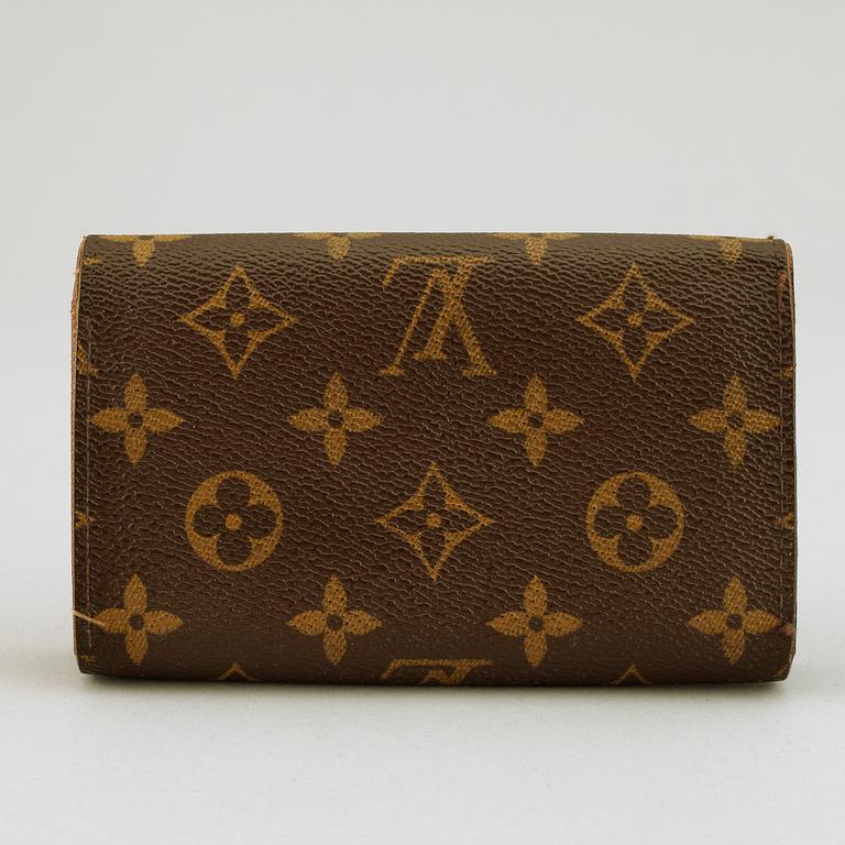 LOUIS VUITTON, a monogram canvas wallet.
