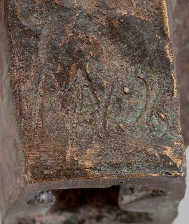 MAARIT NISSILÄ, skulptur, brons signerad och daterad -96.