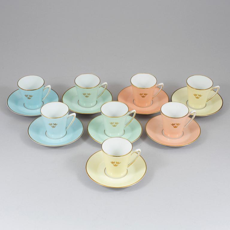 MOCCAKOPPAR, 8 stycken med fat, porslin, Svenska amerikalinjen, Karlskrona porslinsfabrik, 1950-tal.