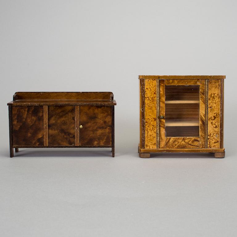 A lot of 11 pieces of doll house furniture probably by Paul Hübsch 1930/40s.