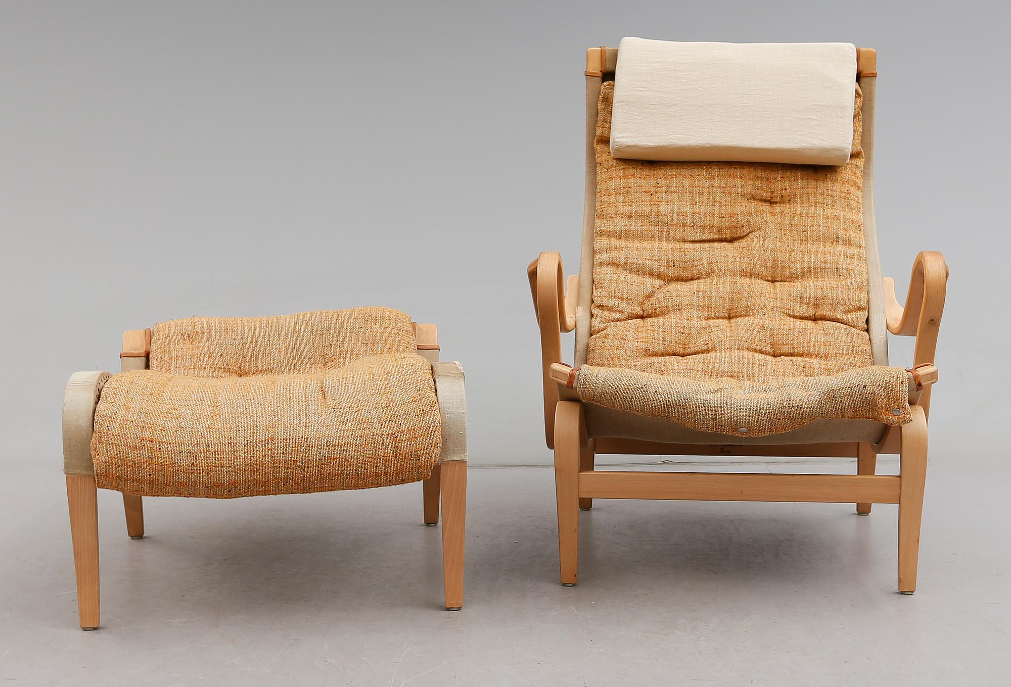 FÅTÖLJ med FOTPALL, "Pernilla", Bruno Mathsson, Dux, 1900-talets andra hälft.