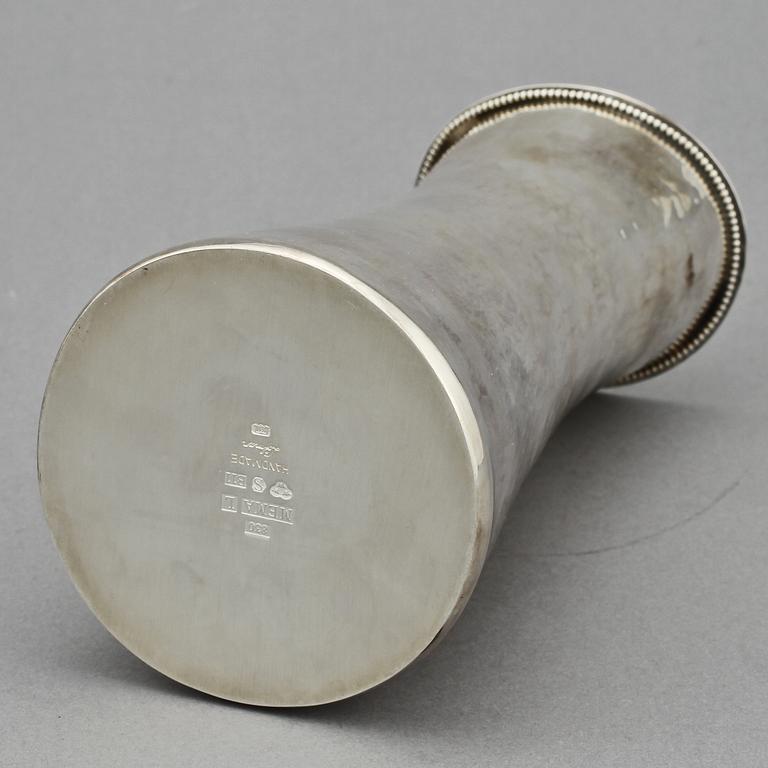 VAS, silver, Eric Löfman, MEMA, Linköping, 2000. Vikt 280 g.