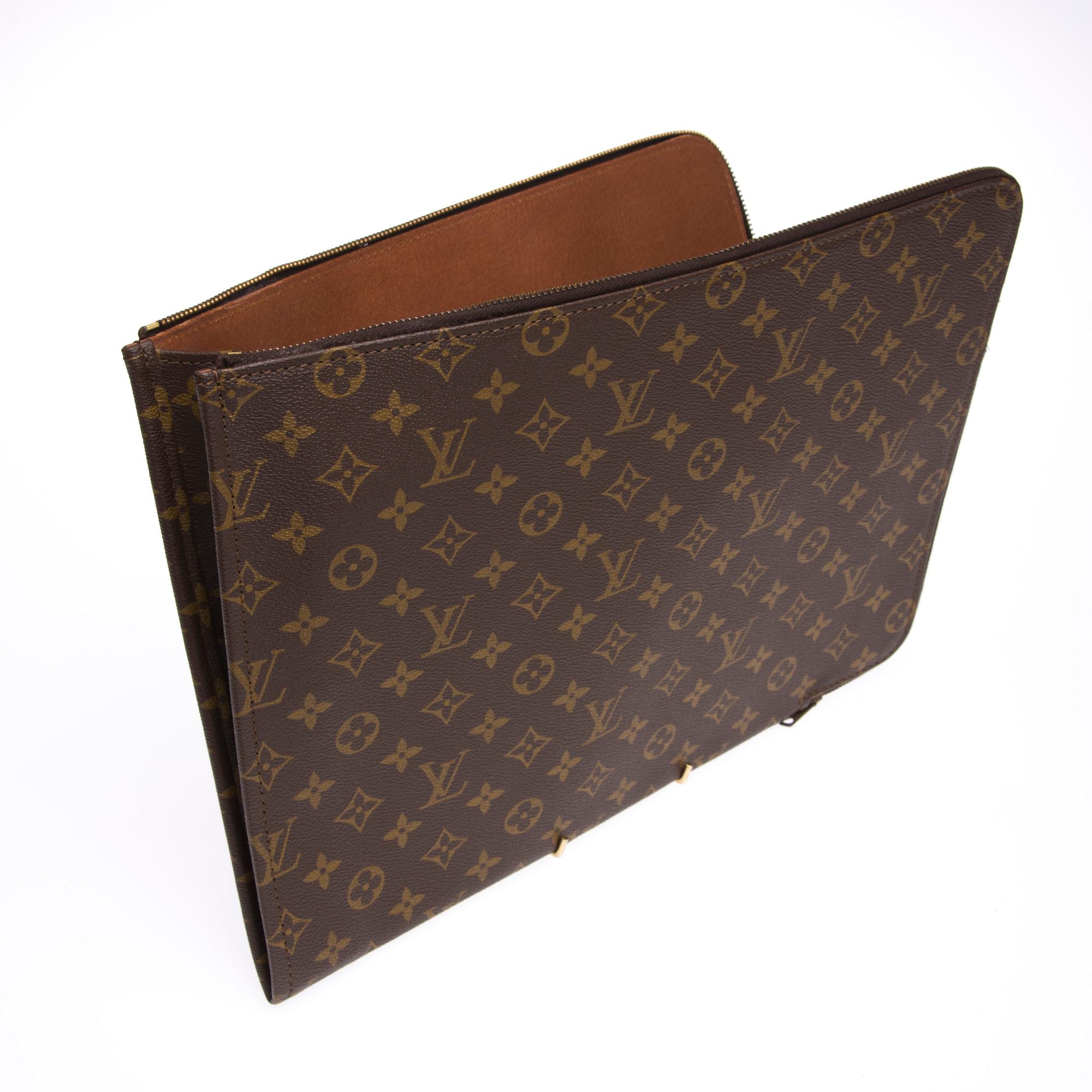 VÄSKA, "Poche Documents", Louis Vuitton.