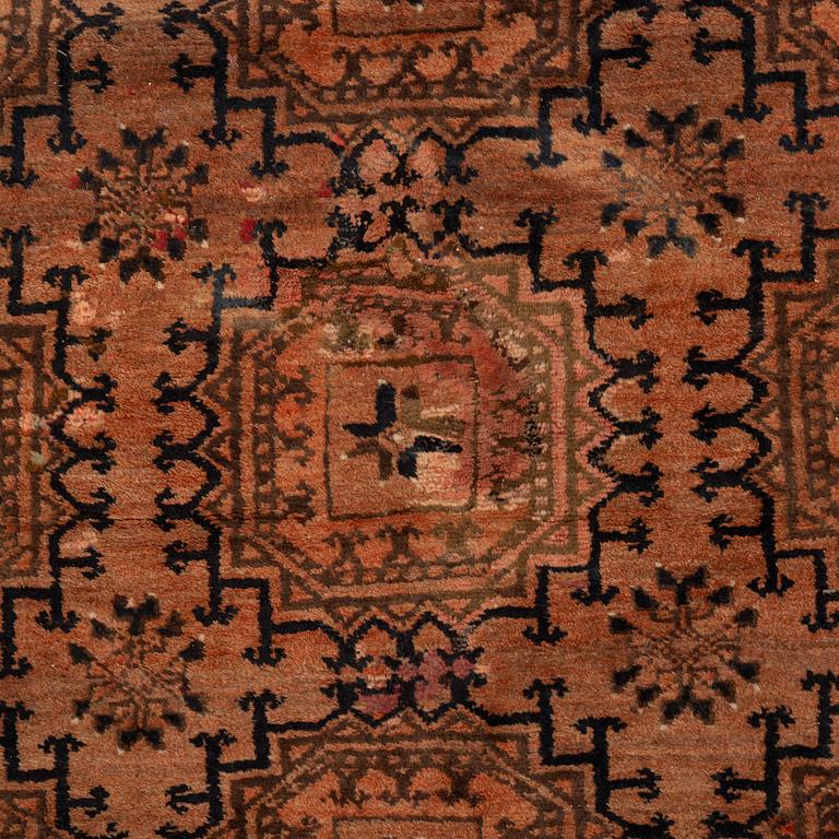 A semi-antique Ersari/Afghan carpet, c. 440 x 285 cm.