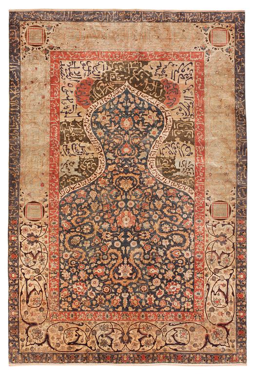 SEMI-ANTIQUE TURKISH. 191,5 x 128 cm (plus 1,5 cm flat weave at each end).