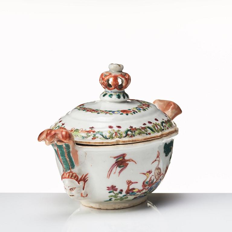 Smörterrin med lock, kompaniporslin. Qingdynastin, Qianlong (1736-95).