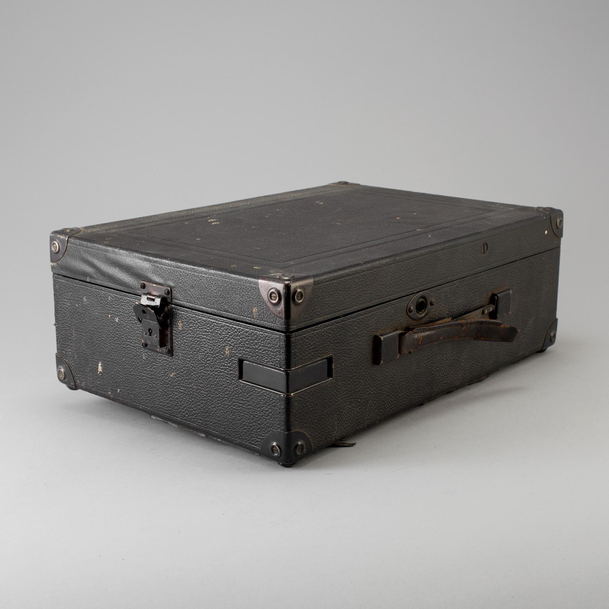 A TRAVEL Gramofon, His Master's Voice, early 20th century.