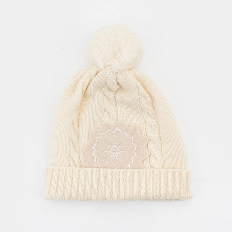 Christian Dior, a set with a pair of wool gloves and a knitted hat.