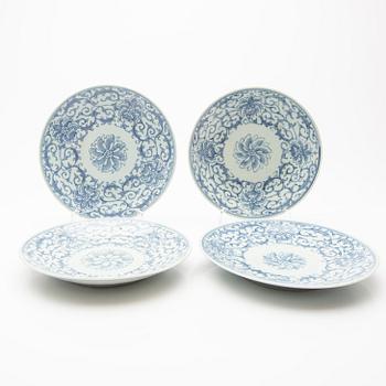 Plates, 4 + 6, China, 17th/18th century.