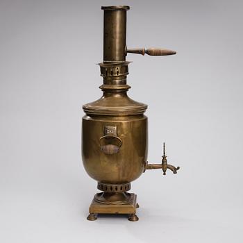 SAMOVAR, mässing, stämplad, Ryssland, sekelskiftet 1800/1900-tal.