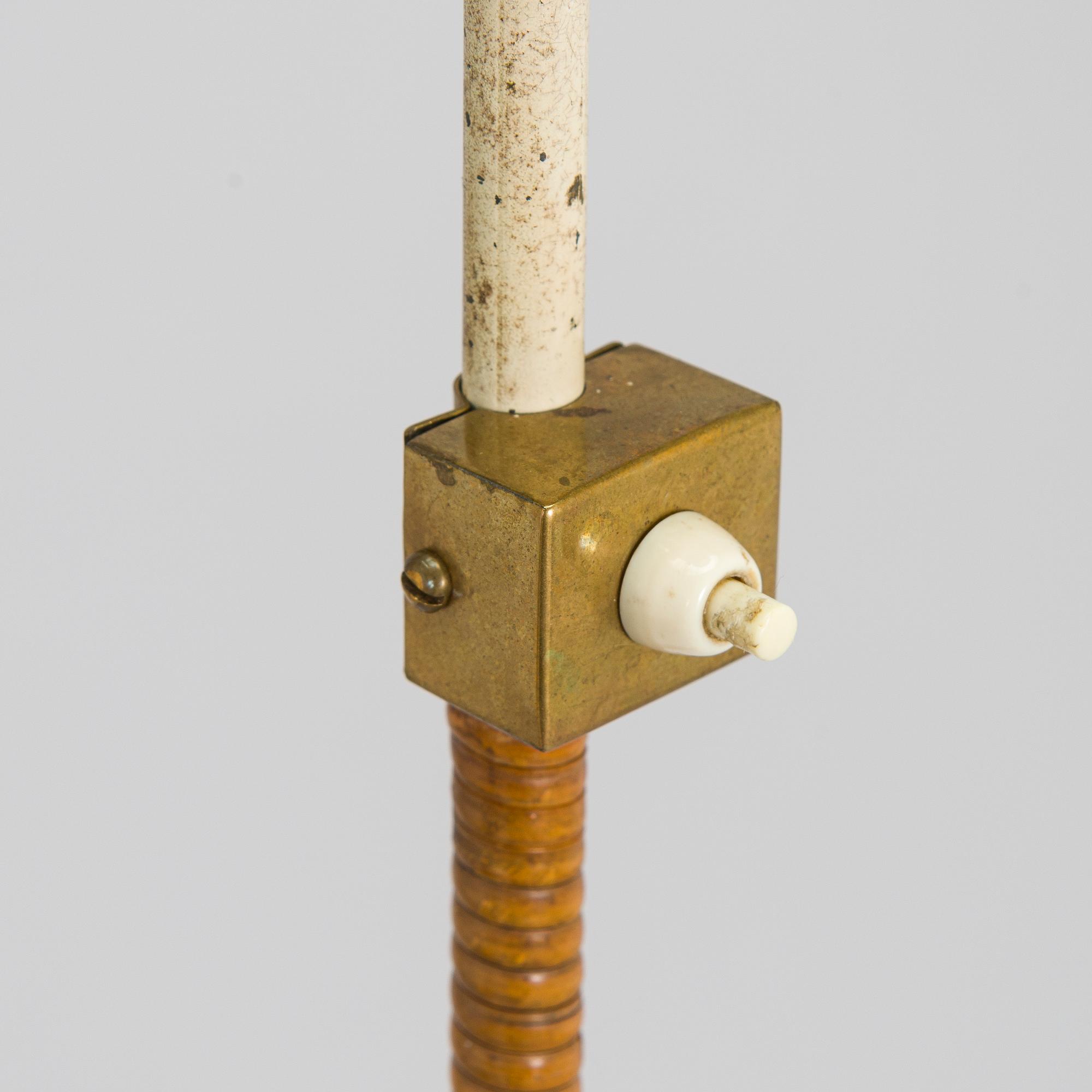 Paavo Tynell, golvlampa, modell 9602 för Taito 1900-talets mitt.