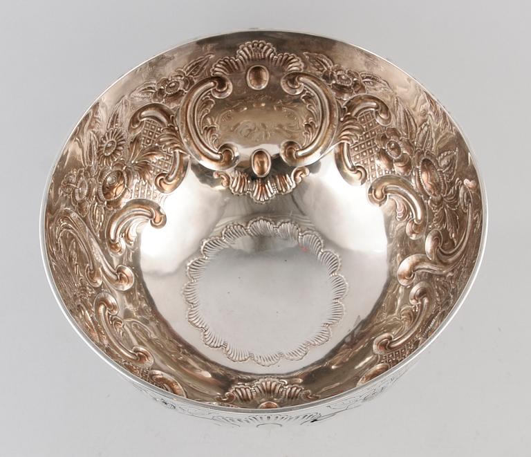 BÅLSKÅL, silver, Carrington & Co, 130 Regent St, London, 7926, Birmingham 1909. Vikt ca 1337 g.