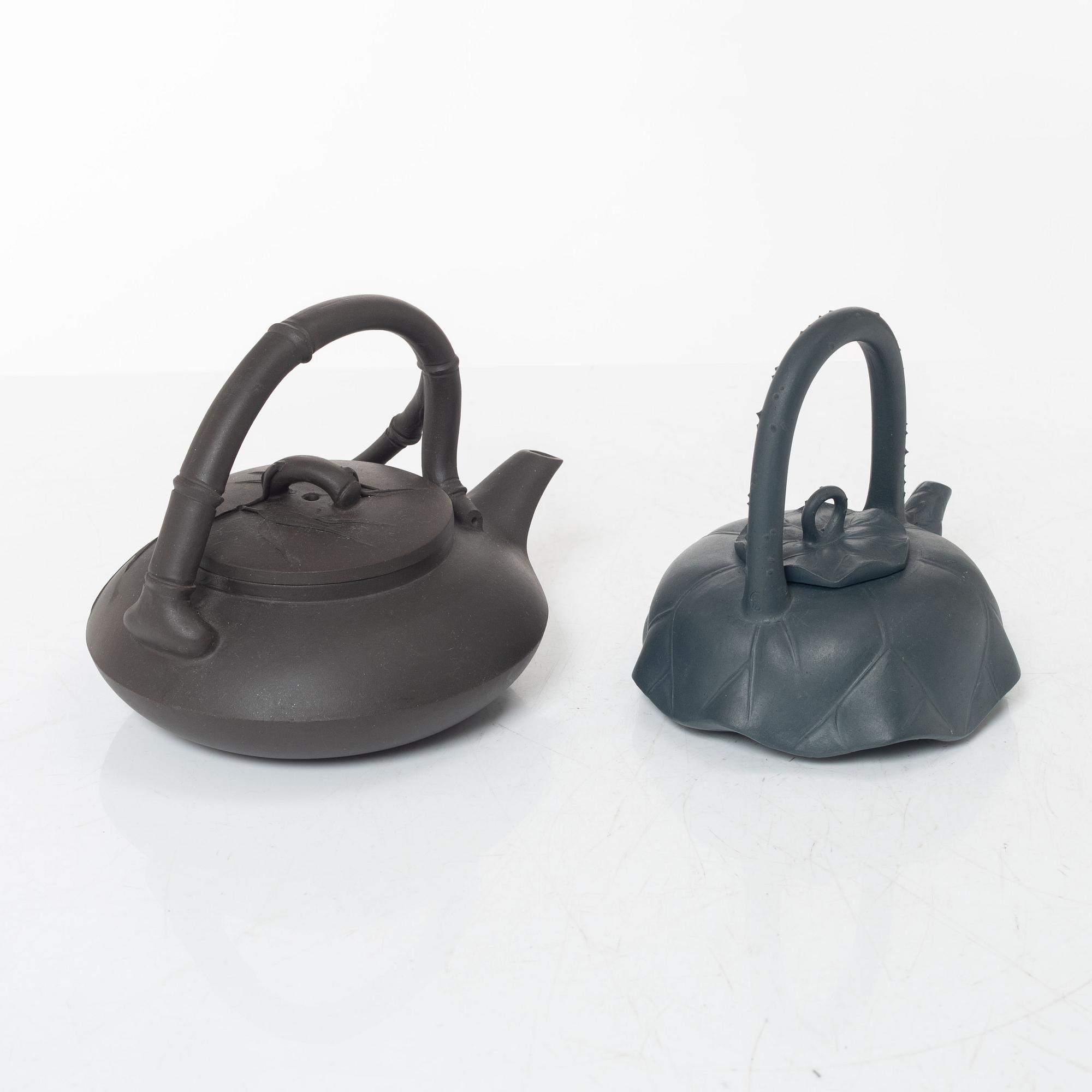 Two Chinese yixing ware teapots, 20th century.