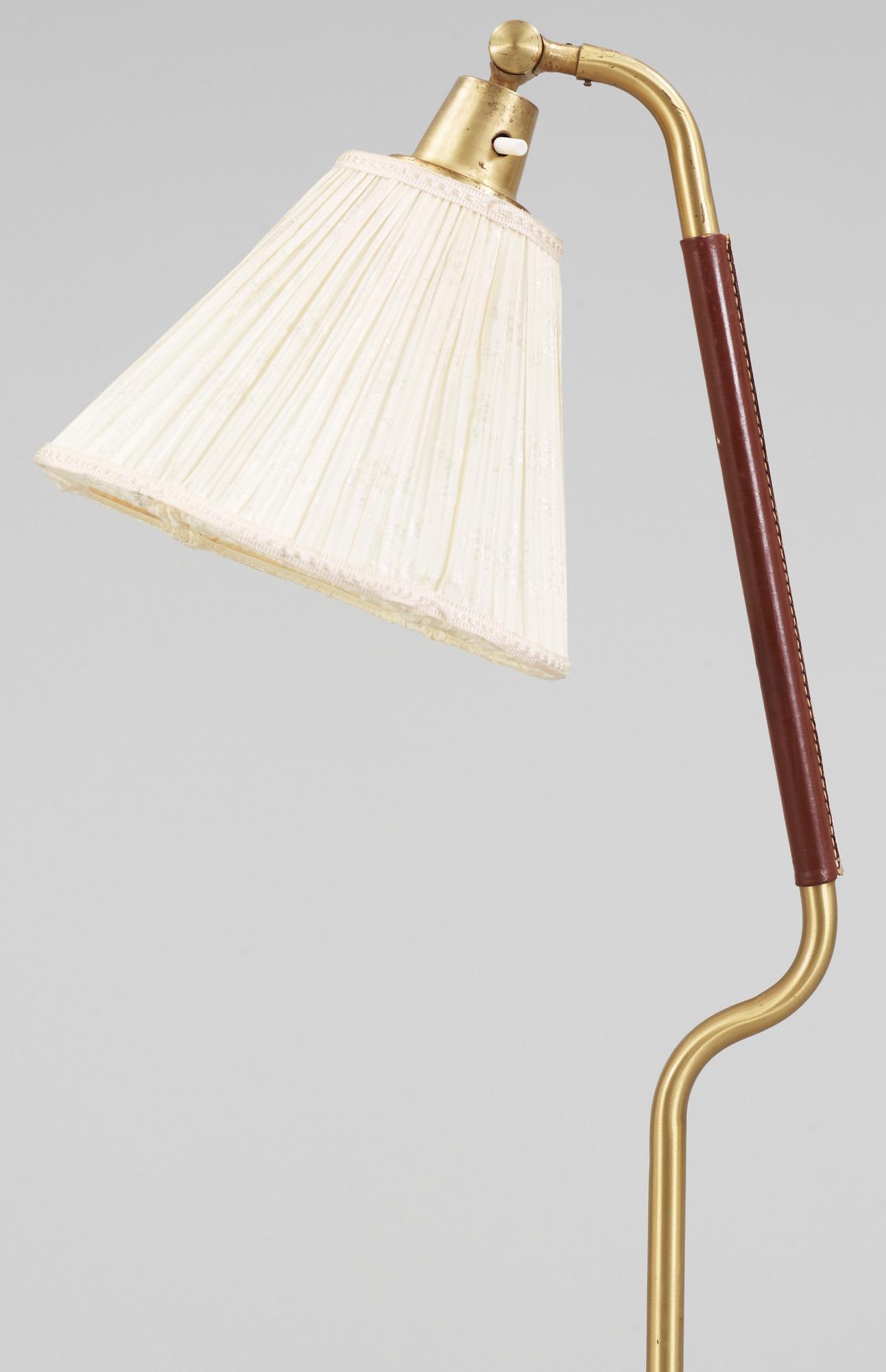 GOLVLAMPA, omkring 1900-talets mitt.