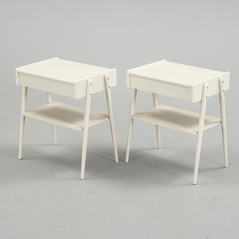 SÄNGBORD, grålackerade, 1950-tal.