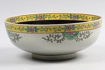 SKÅL, porslin. Kina. 1900-tal.
