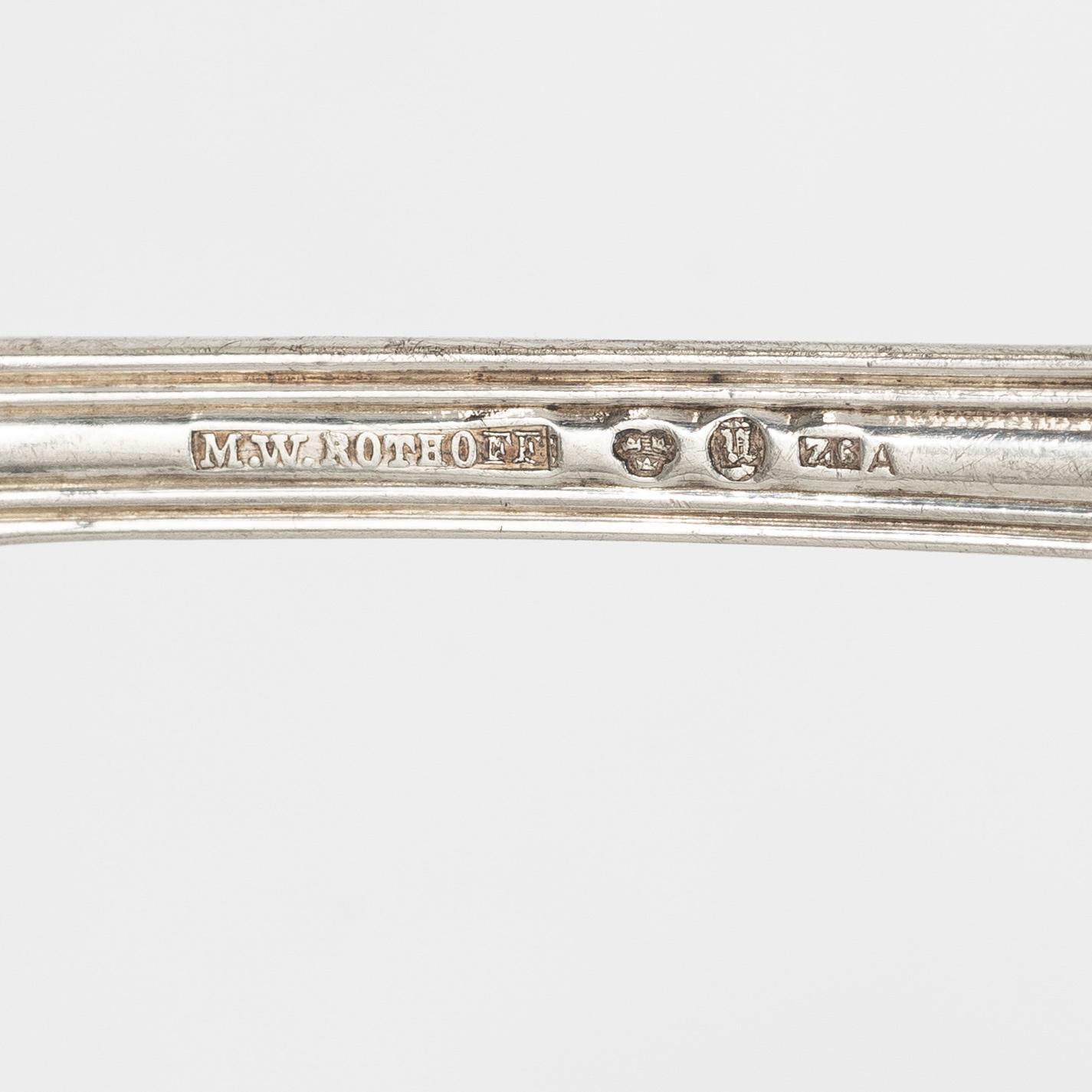 Skedar, 12 st, silver, modell Gammal fransk, Sverige, bl a med stämplar S Pettersson, Linköping 1862.