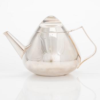 Pekka Piekäinen, a silver teapot, Tarkiainen, Helsinki 1985.