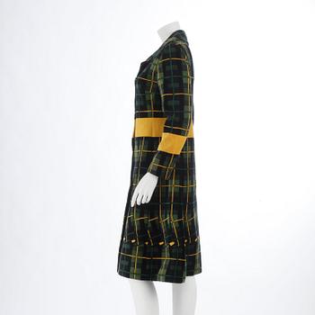 ROBERTA DI CAMERINO, a green and yellow velvet coat.