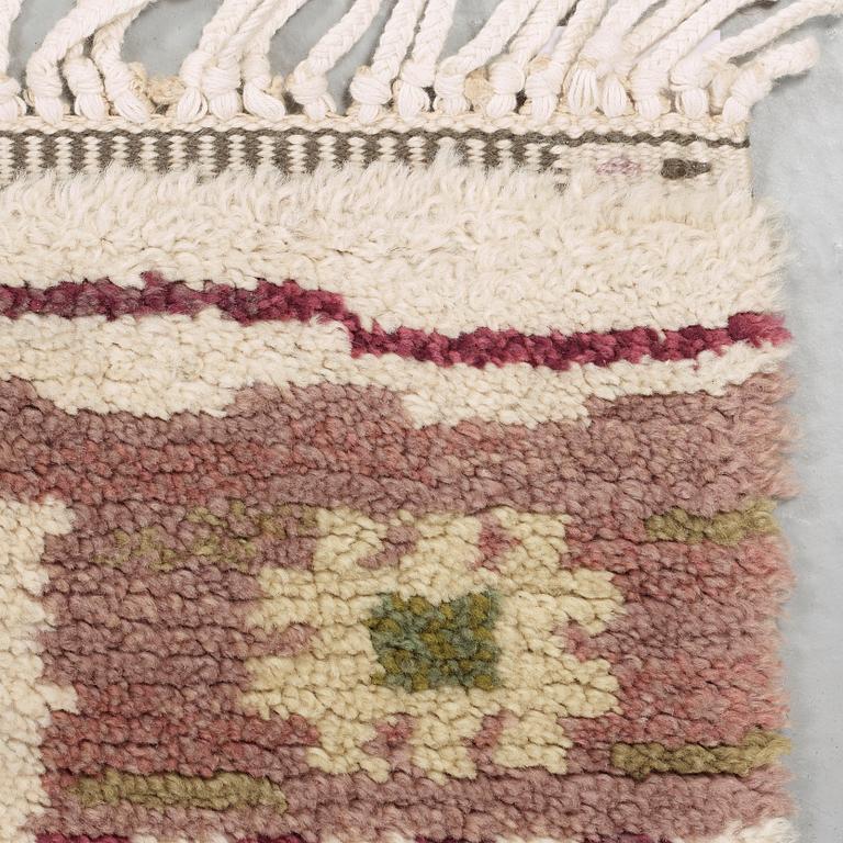 Märta Måås-Fjetterström, A CARPET. "Ängarna". Knotted pile. 197,5 x 155 cm. Signed AB MMF.