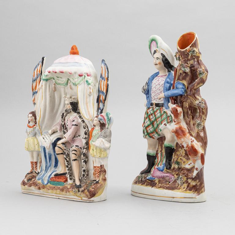 A set of eight English flintware figurines, 20th Century.
