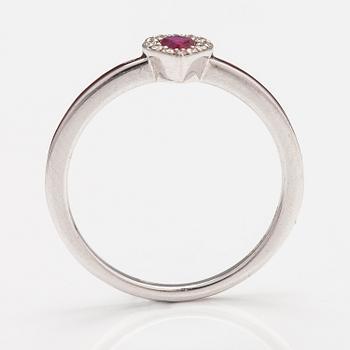 Ring, 18K vitguld, emalj, diamanter ca 0.06 ct tot, rubin.