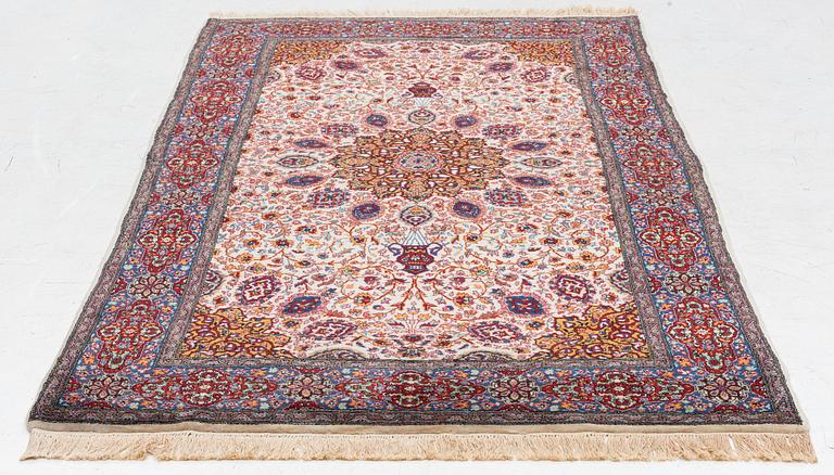 Carpet, Pakistan ca 240 x 137 cm.