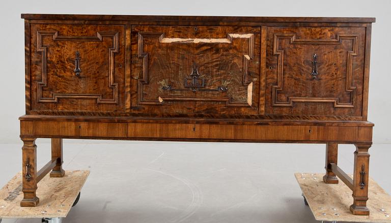 SIDEBOARD, 1930-tal.