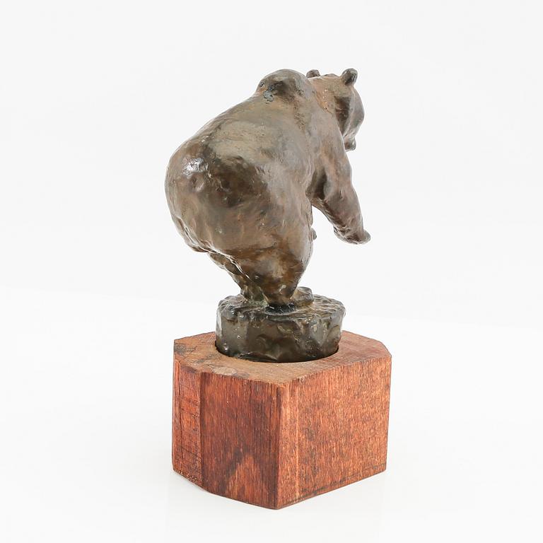 Arvid Knöppel, skulptur, Stående björn.