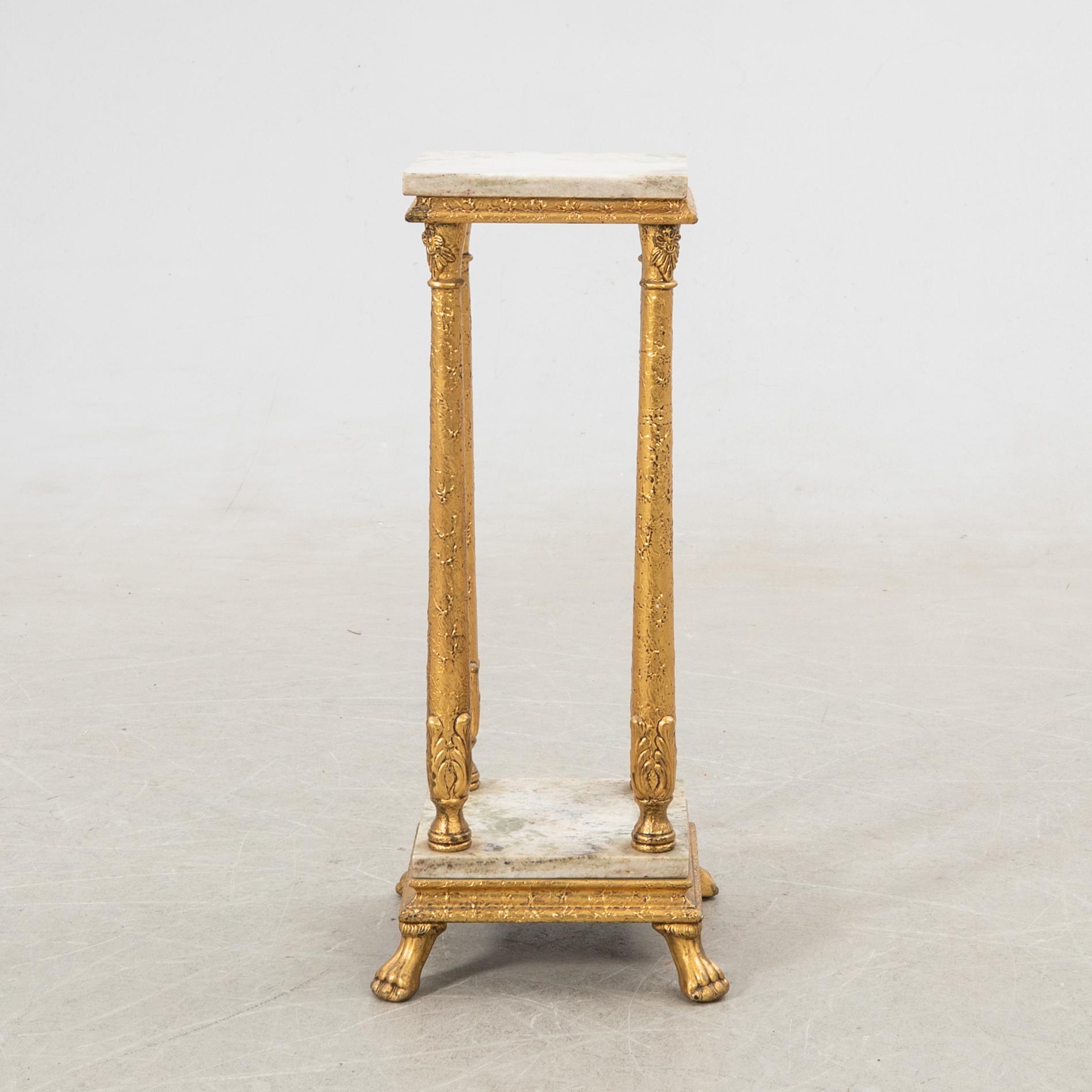 Piedestal 1900-talets mitt.