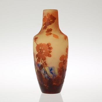An Emile Gallé Art Nouveau amber cameo glass vase, Nancy France.