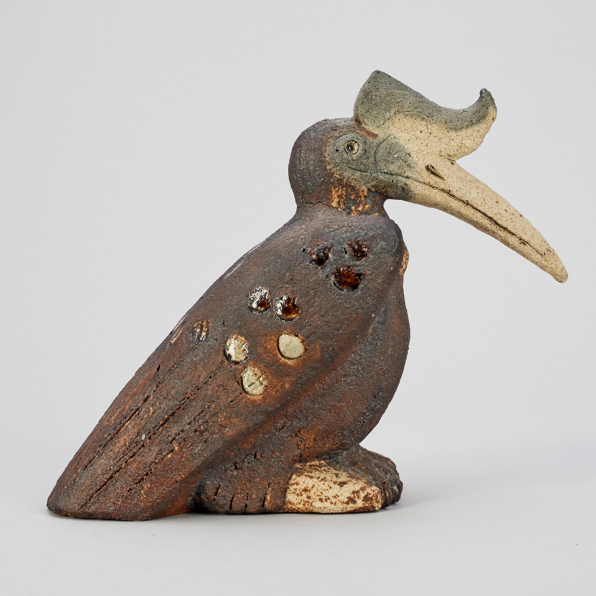 SAKARI VAPAAVUORI, skulptur, stengods, Arabia. Sign.