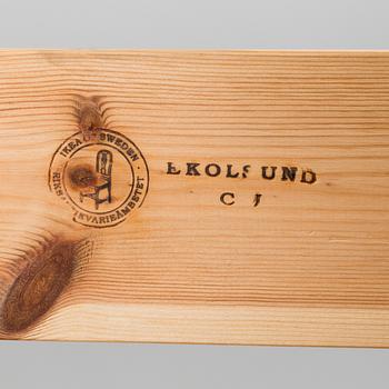 A 'Ekolsund' shelf by IKEA.