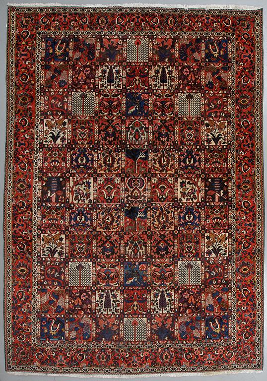 Matto, Old Bakthiari, ca 336 x 228 cm.