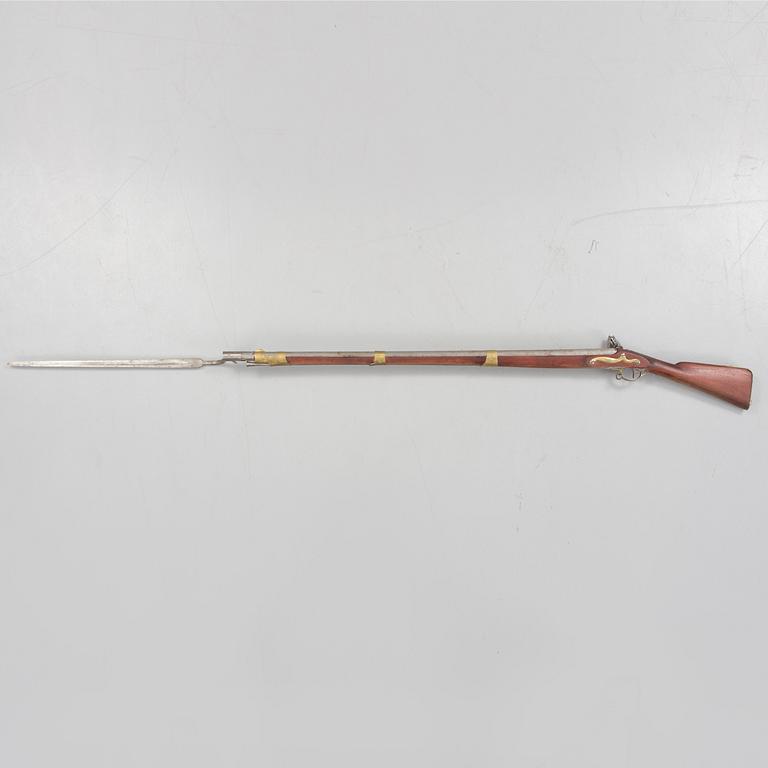 FLINTLÅSGEVÄR OCH BAJONETT, 1800-talets början.