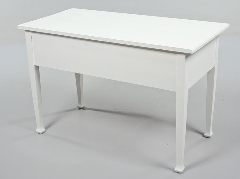 SKRIVBORD, jugend, 1900-talets första hälft.