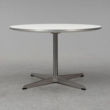 ARNE JACOBSEN, soffbord, för Fritz Hansen, 2000-tal.