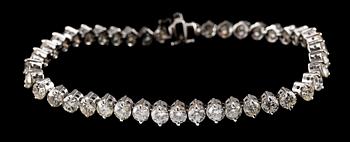 1183. ARMBAND, 43 briljantslipade diamanter, tot. 9.48 ct.