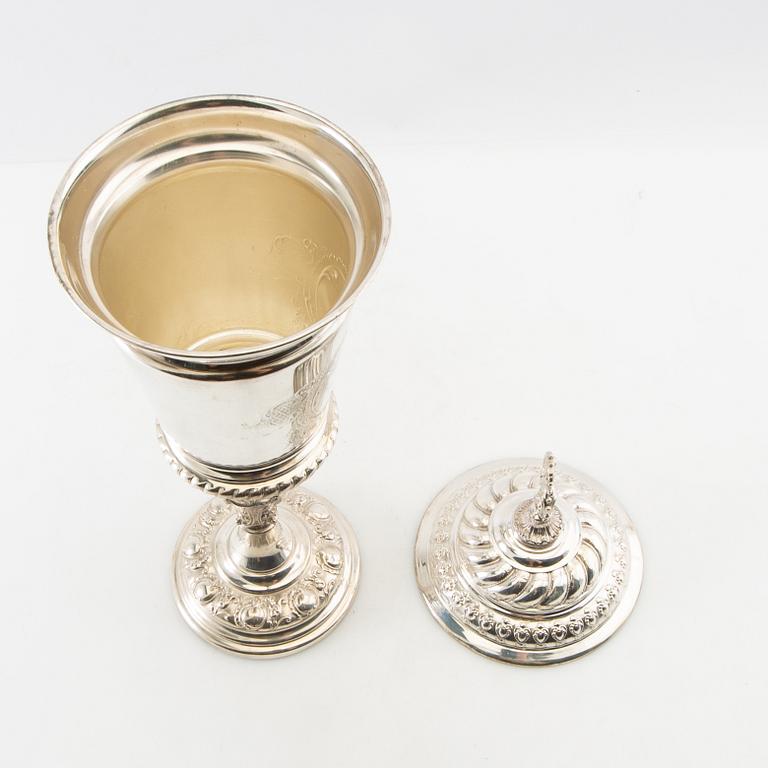 Cup Baroque style first half of the 20th century silver plate.