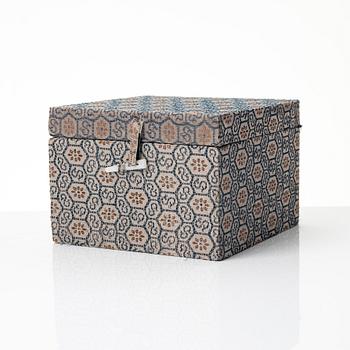 Zhou Dingfang, A naturalistic 'sack form' yixing teapot, China, 1990s.