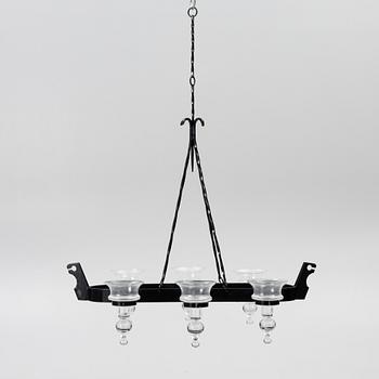 Bertil Vallien, ljuskrona, metallsmide och glas, 1900-talets andra hälft.