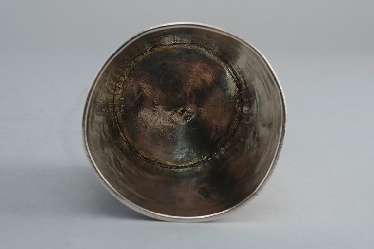 BÄGARE, silver Moskva 1740 t. Höjd 8 cm, vikt 91 g.