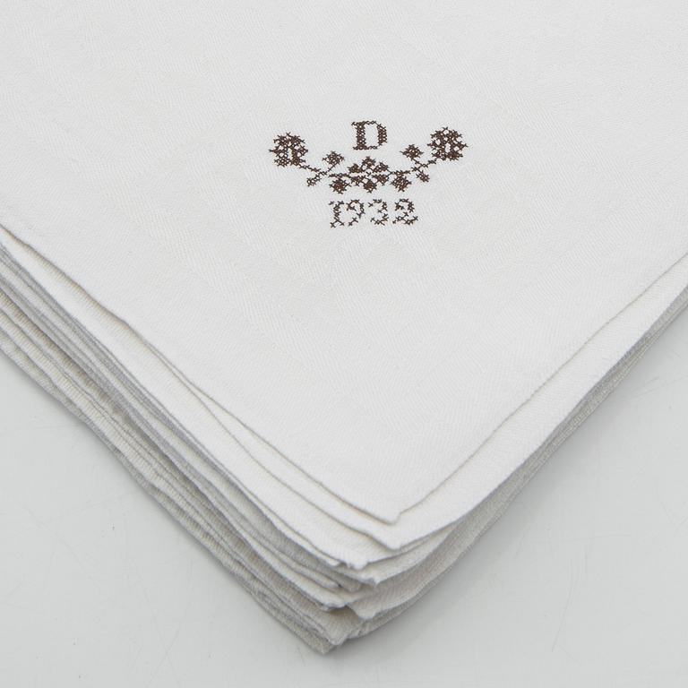 Napkins a total of 73 pcs damask various patterns first half of the 20th century.