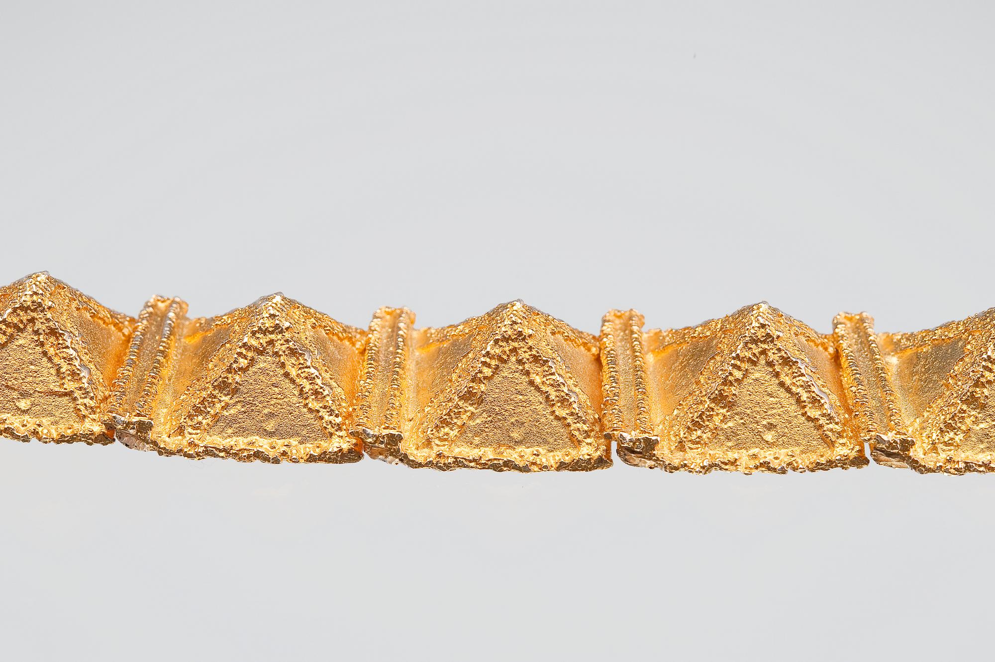 Björn Weckström, A GOLDEN BRACELET "PYRAMIDI".
