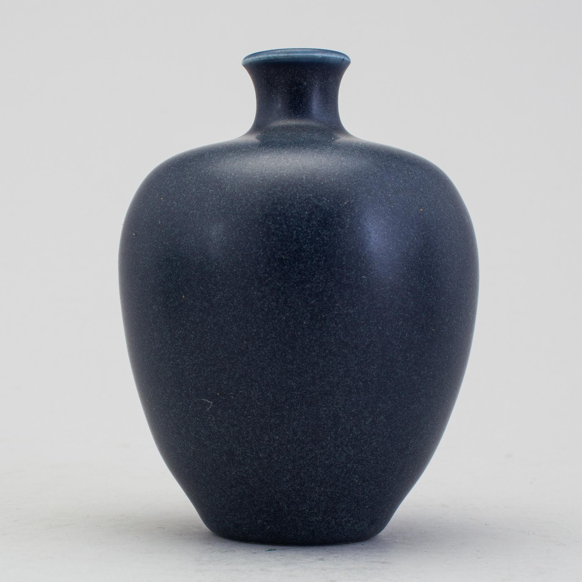 ERICH OCH INGRID TRILLER, vas, stengods, Tobo, 1900-talets tredje kvartal.