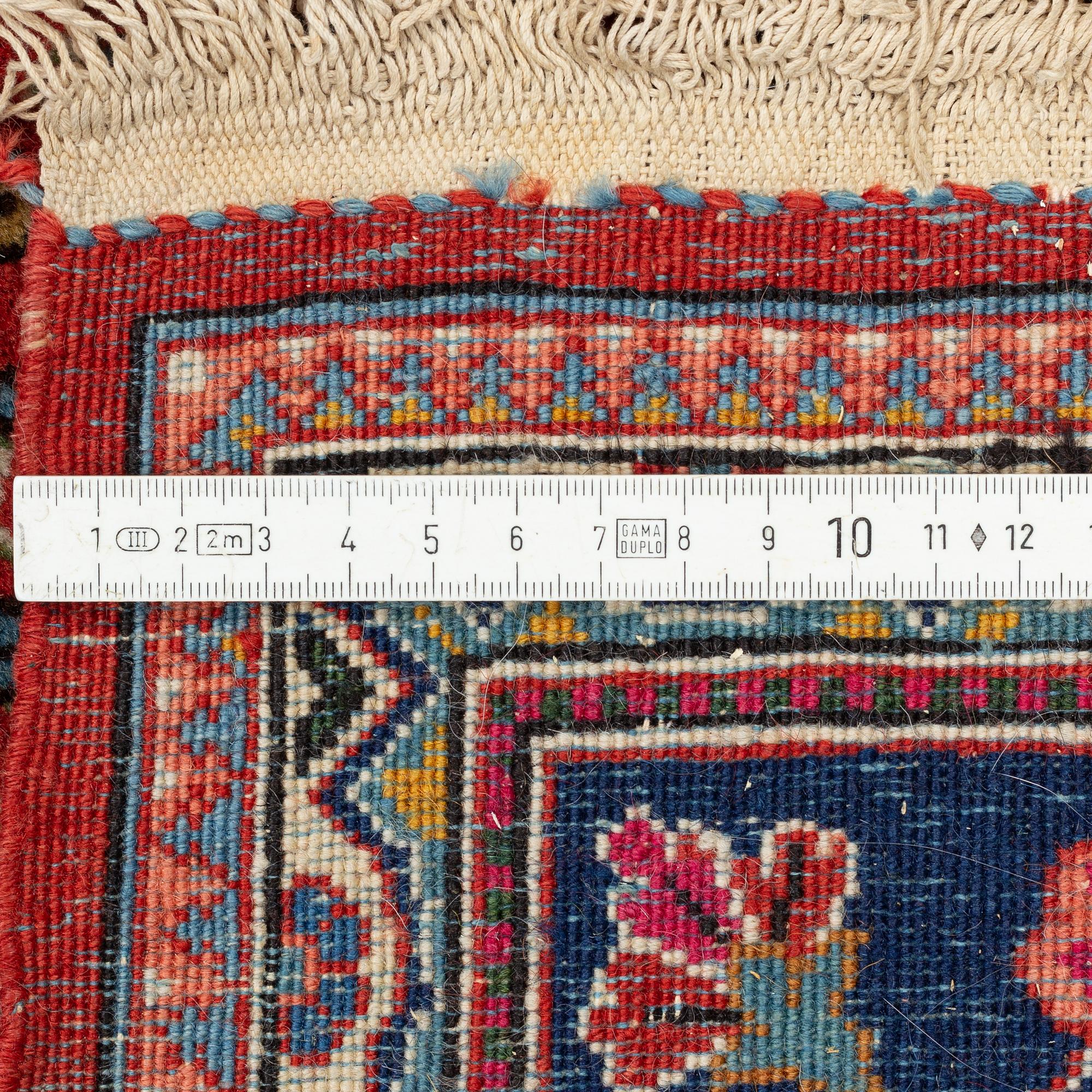Rug, semi-antique Keshan. 205 x 142 cm.